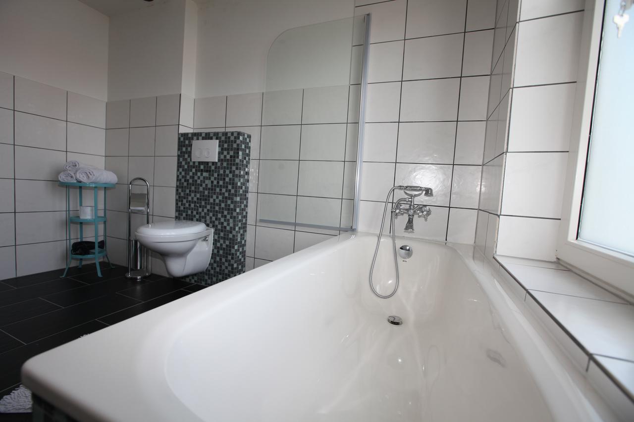 B&B Check Mate Roermond Bagian luar foto