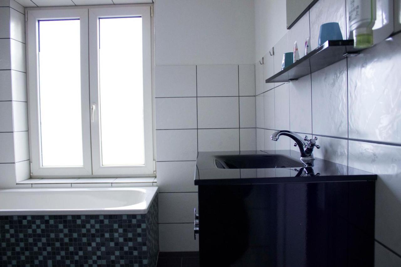 B&B Check Mate Roermond Bagian luar foto